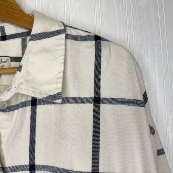 Universal Thread oversized fit navy blue plaid flannel 100% cotton shirt xl - Picture 3 of 10